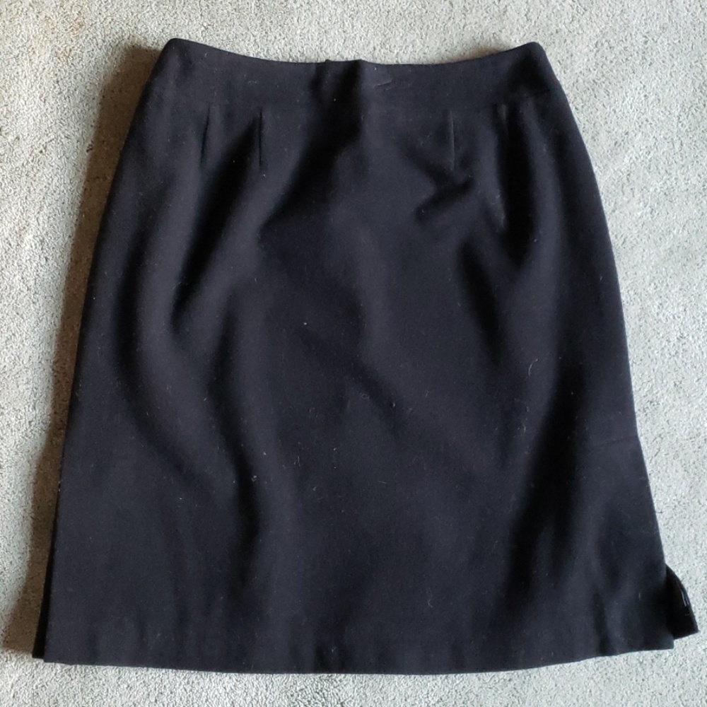 EUC Harve Benard Sz 10 black wool skirt